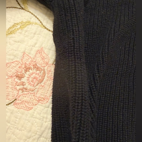 Everlane Half-Zip - Picture 3 of 7